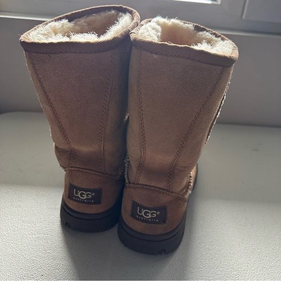 Ugg suede woman’s boots - Picture 5 of 8